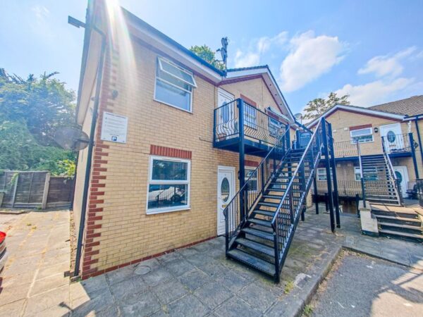 Uplands Close, Woolwich, London SE18