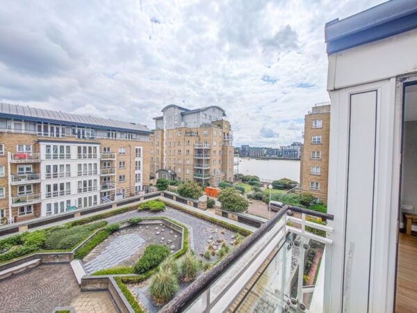 St. Davids Square, Locks Wharf, London E14