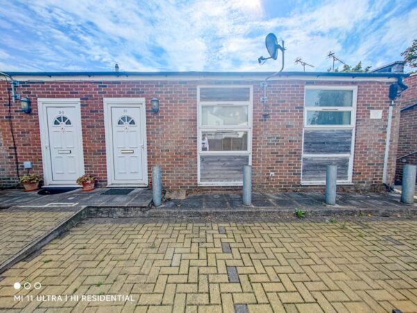 Uplands Close, Woolwich, London SE18