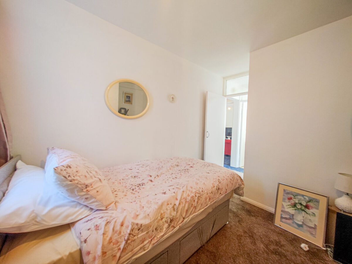 40A, The Oval, Sidcup, DA15