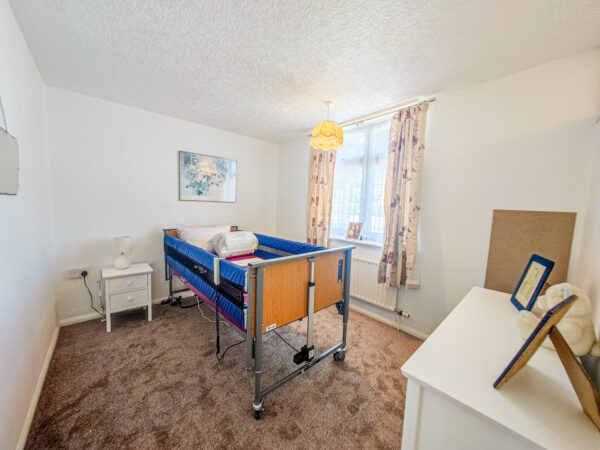 40A, The Oval, Sidcup, DA15