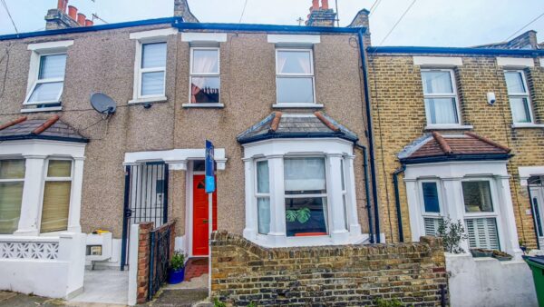 82 Palmerston Crescent, Plumstead